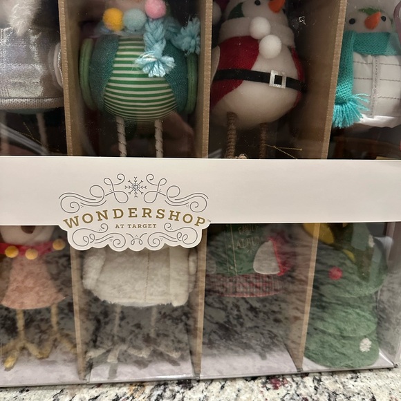Target Featherly Friends 10 Piece Reunion Collection Christmas Bird Figures 2024 - Picture 10 of 11